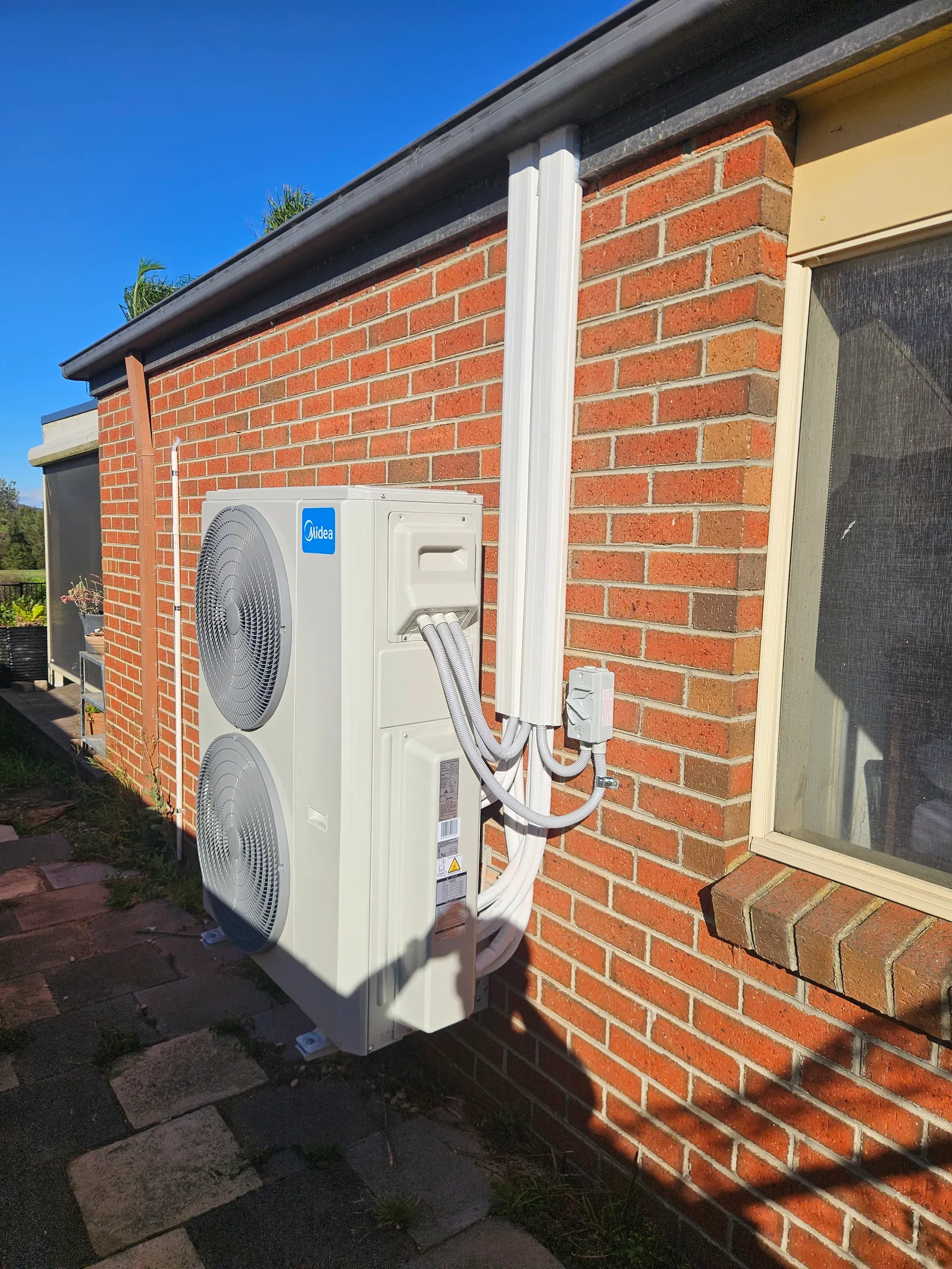 Split system: split system air conditioning in Melbourne by AZ Electrical, Melbourne