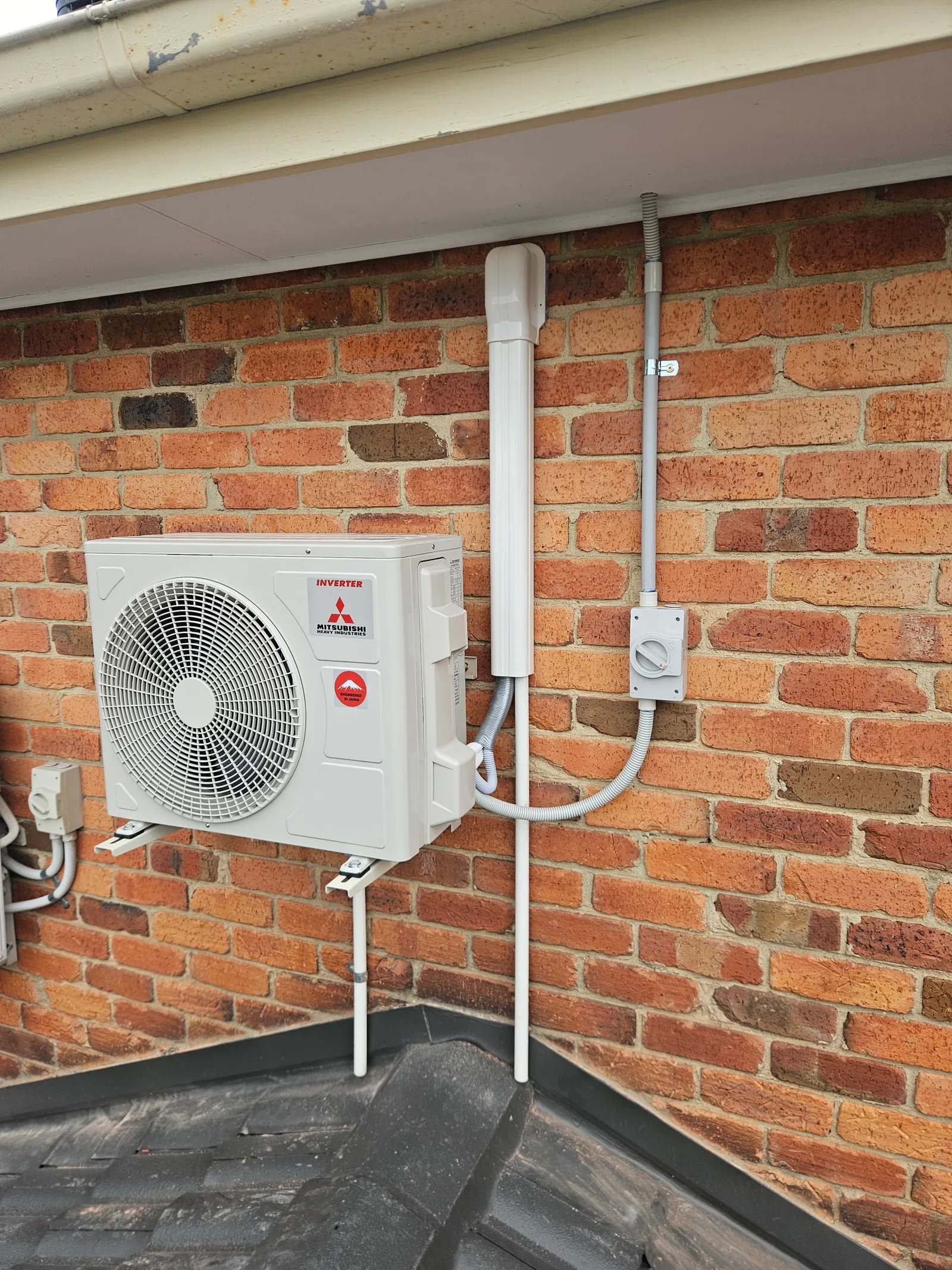 Split system: split system air conditioning in Melbourne by AZ Electrical, Melbourne